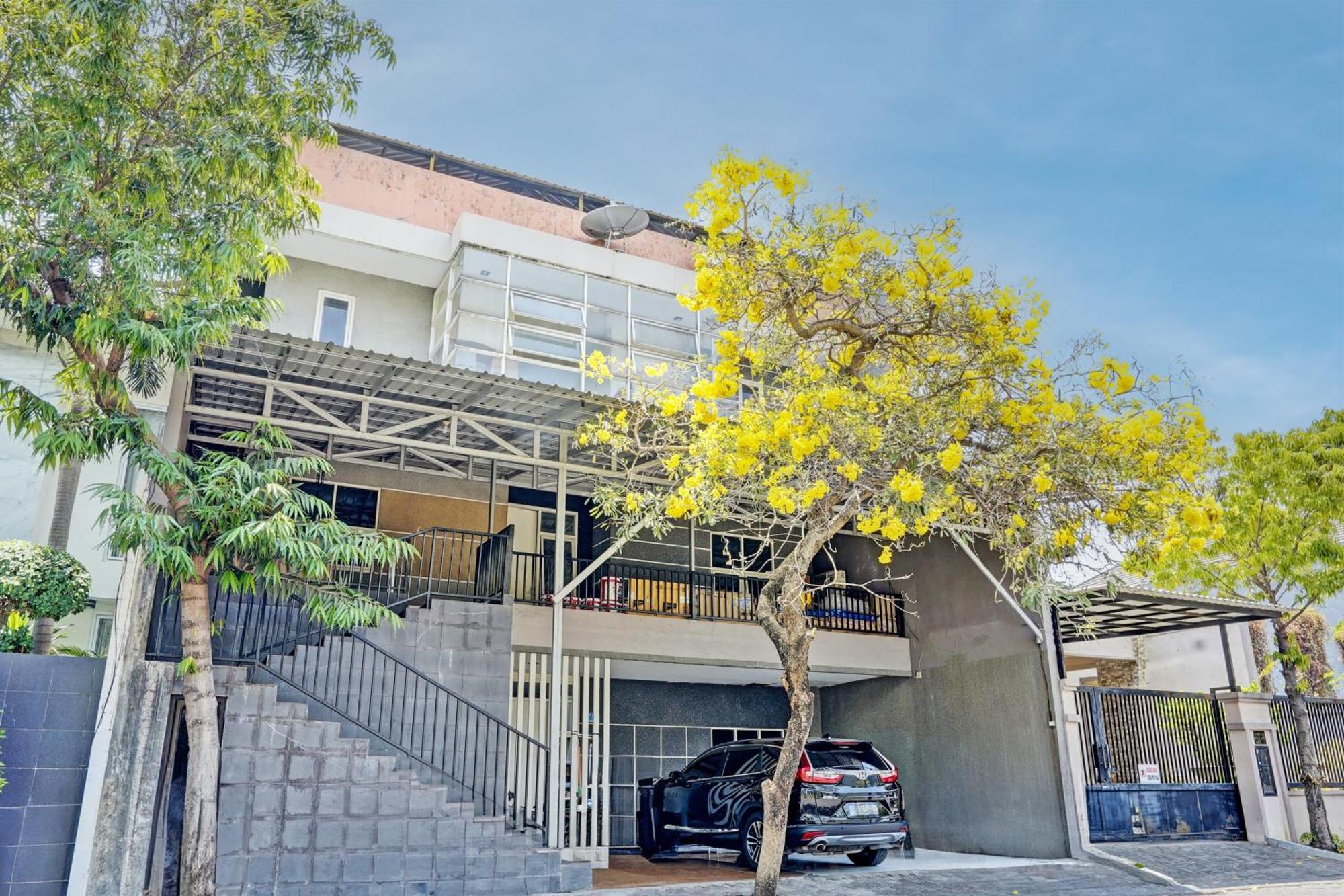 Oyo 93112 Garden Homestay 3 Merlion Surabaja Exteriér fotografie