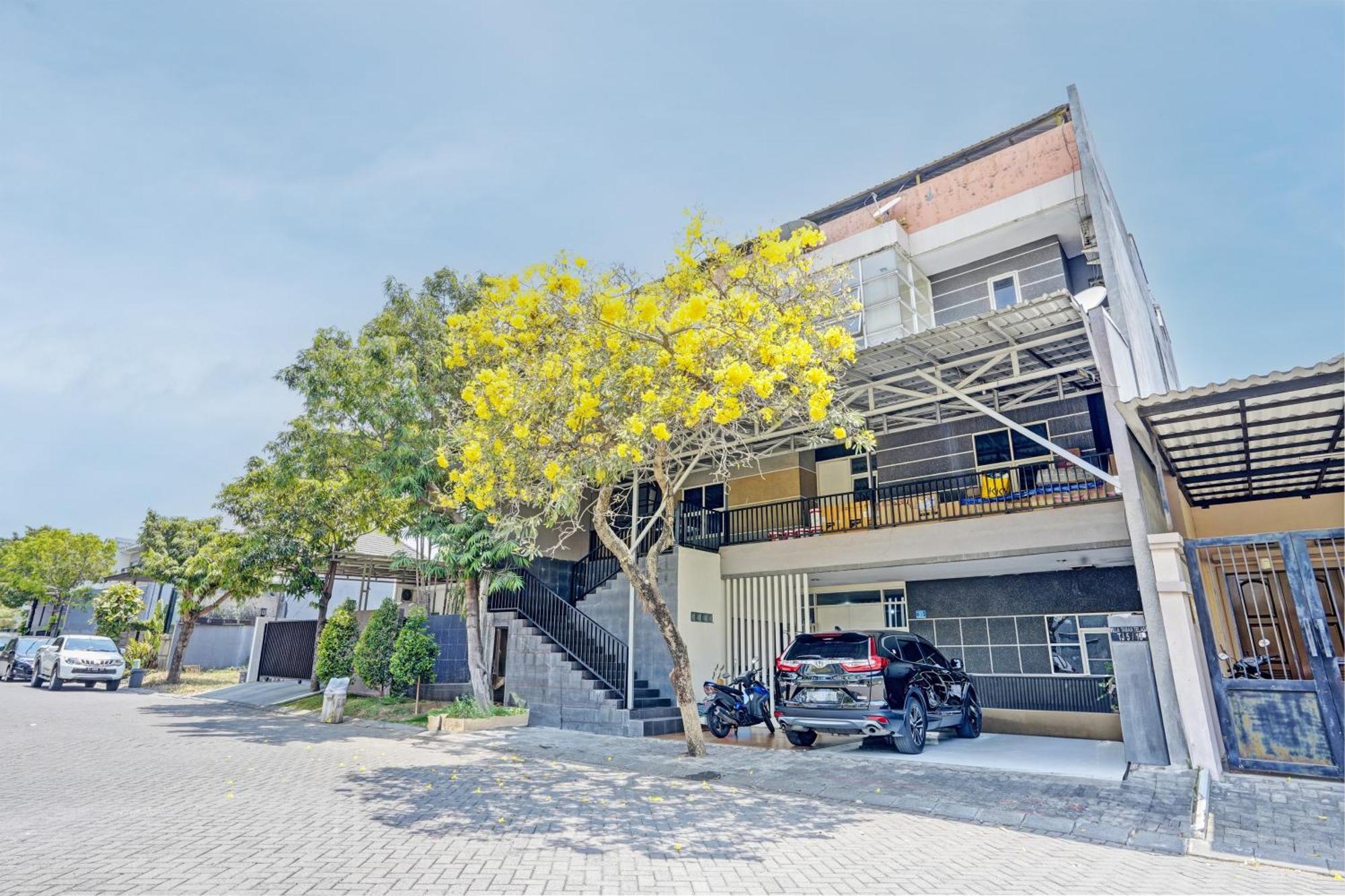 Oyo 93112 Garden Homestay 3 Merlion Surabaja Exteriér fotografie